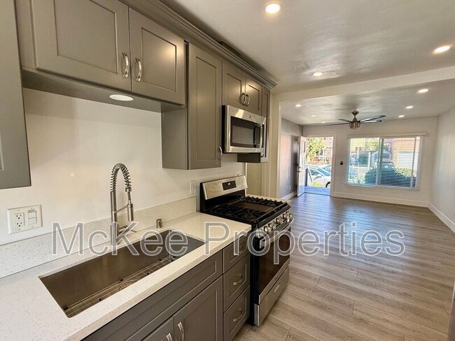 Building Photo - 1658 Cable St