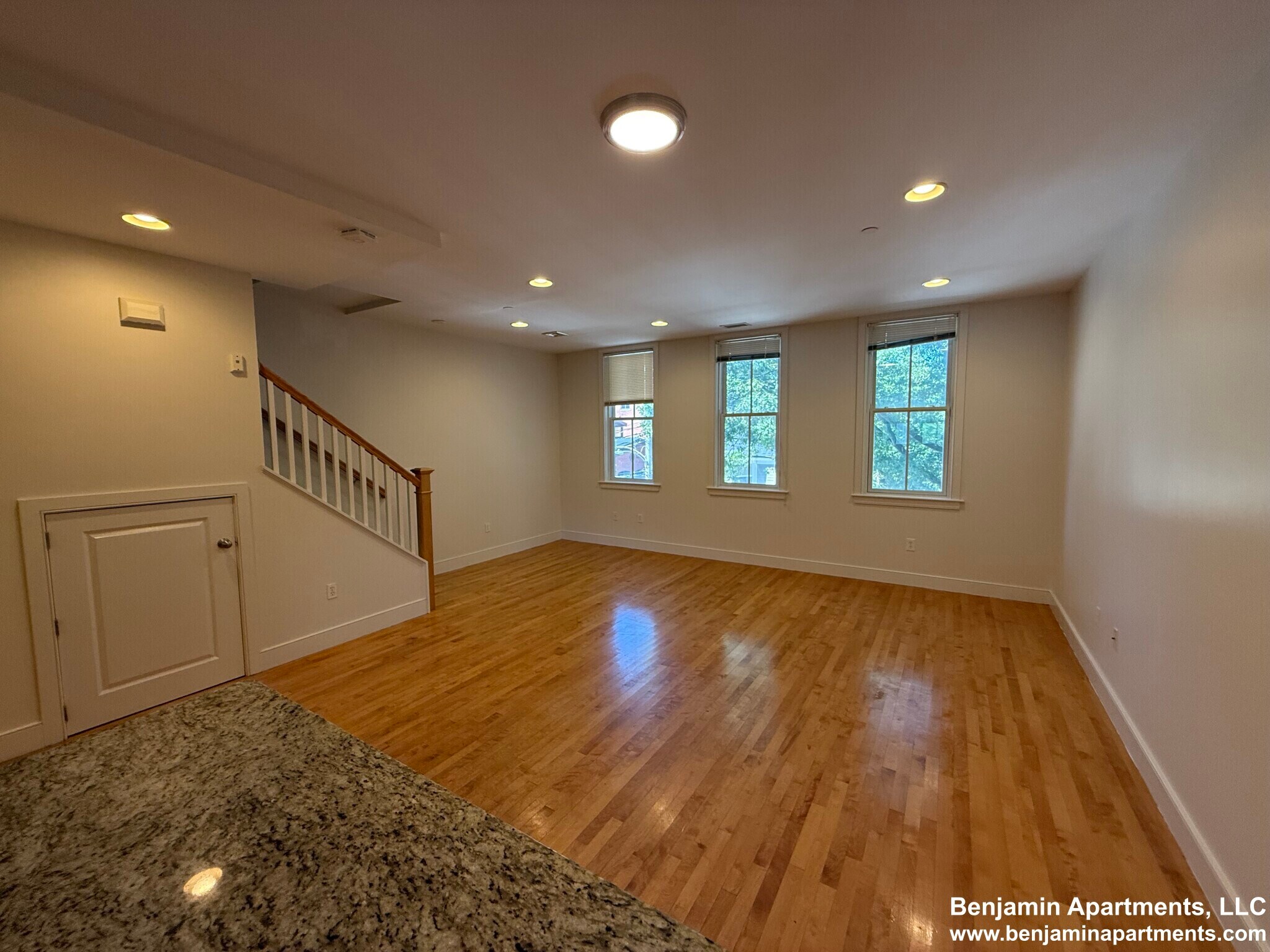 Building Photo - 108 2nd St
