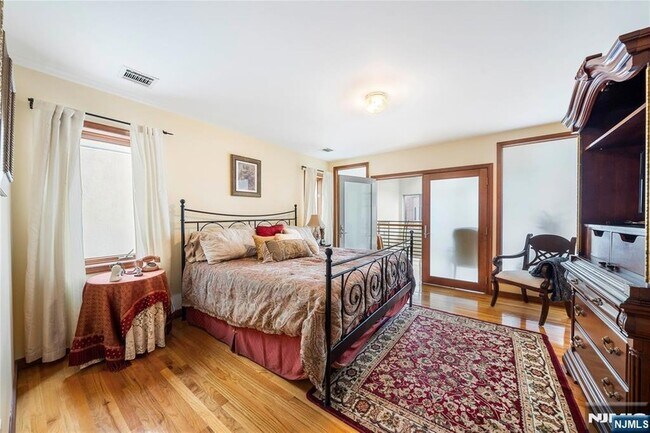 Building Photo - 220 Harrison Ave