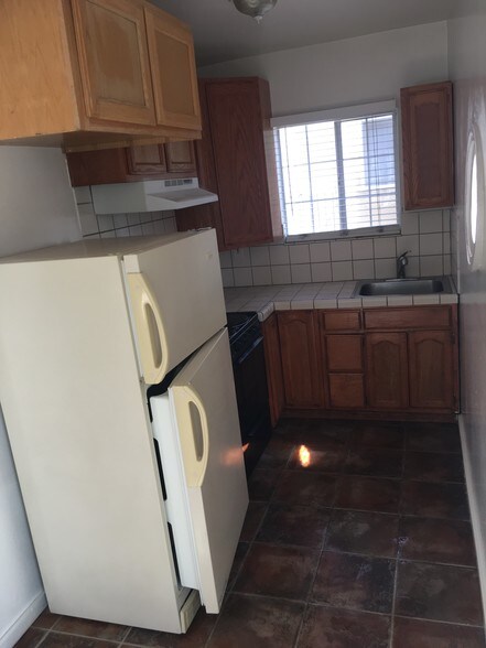 Building Photo - 1117 E California Ave