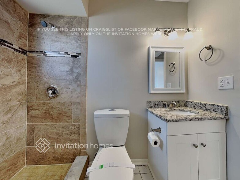 Building Photo - 611 Palomas Ave