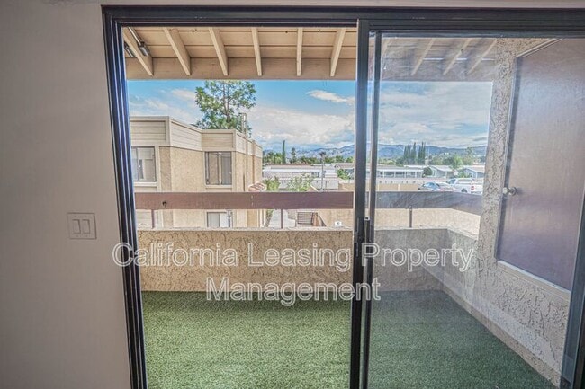 Building Photo - 18750 Mandan St