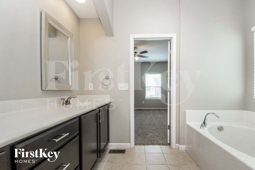 Building Photo - 2055 Tanners Mill Dr