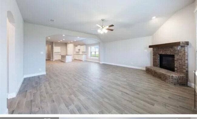 Building Photo - 332 Mary Dr