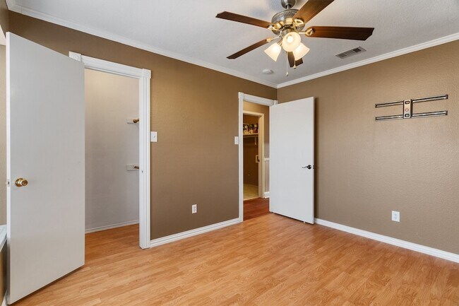 Building Photo - 409 Kathy Ln