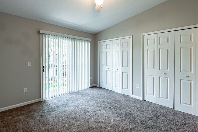 Building Photo - NOW AVAILABLE!!! Beautiful Large Town-home!