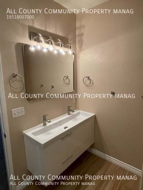 Building Photo - Remodeled 2 Bed, 2 Bath Condo in Murrieta!