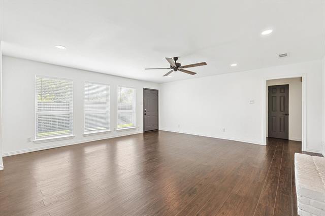 Building Photo - 2201 Jamestown Ct