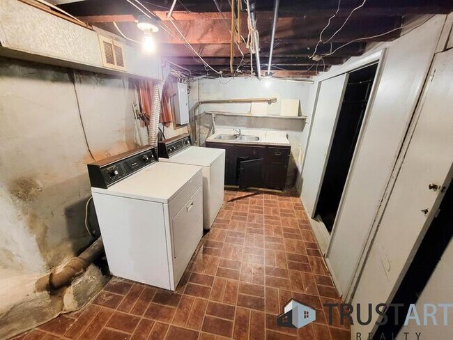 Building Photo - 2840 West Glenwood Avenue - 1, Philadelphi...