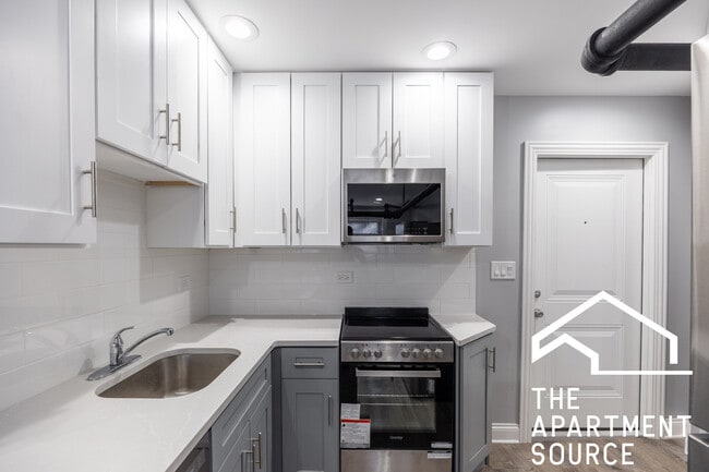 Building Photo - 1224 W Rosemont Ave