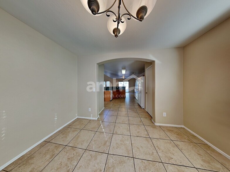 Building Photo - 11221 N 161st Ln