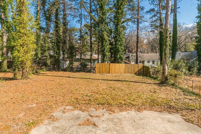 Building Photo - 1136 Wyland Dr SW