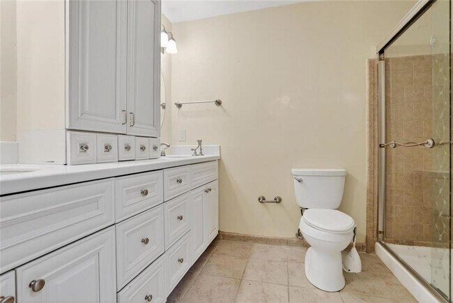 Building Photo - 27207 Plantation Dr NE