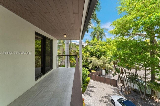 Building Photo - 3560 W Fairview St