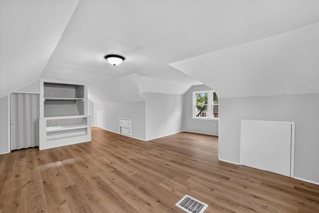 Building Photo - 14112 Krems Ave