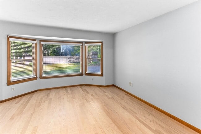 Building Photo - 308 Hope St