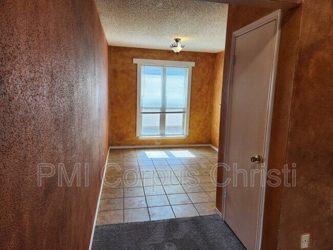 Building Photo - 6702 Everhart Rd