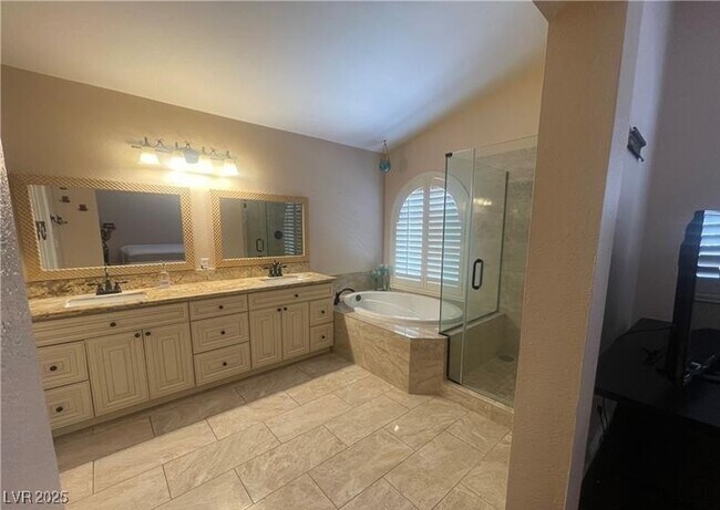 Building Photo - 2036 Pinion Springs Dr