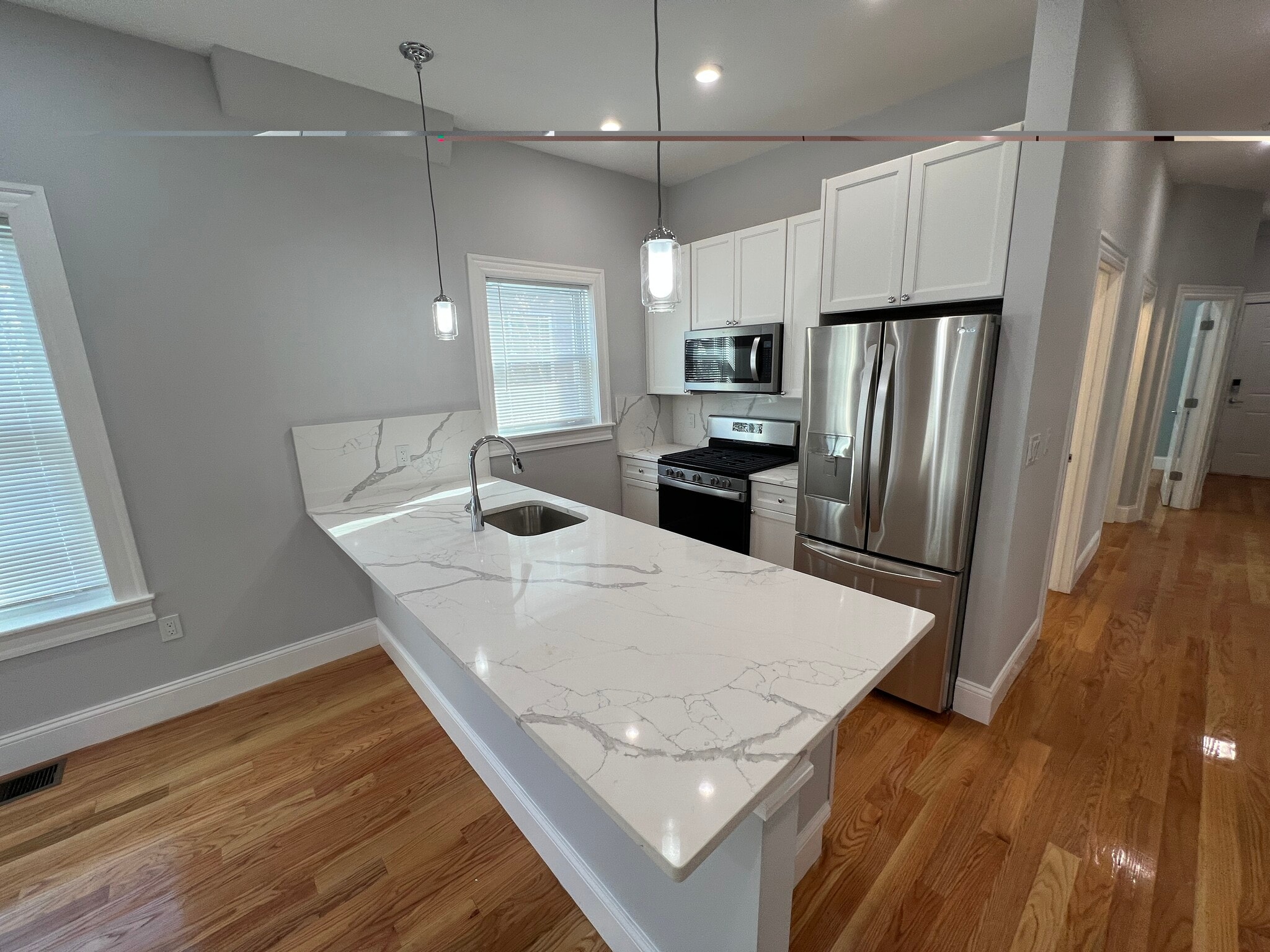 Building Photo - 29 Alpine St