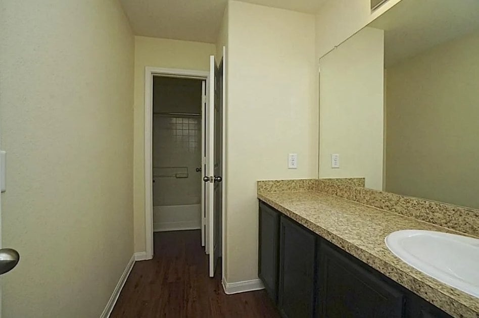 Building Photo - 882 Sun Prairie Dr