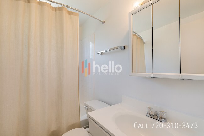 Building Photo - 809 N Dexter St