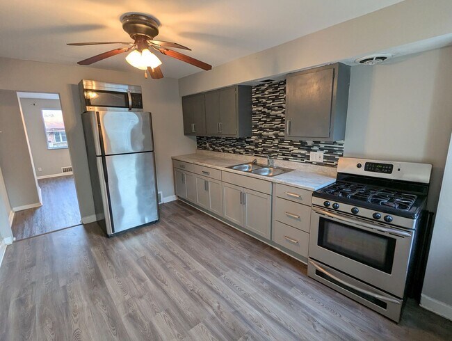 Building Photo - swe402/404