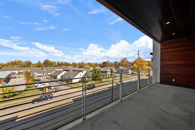 Building Photo - 1131 Fairview Ave