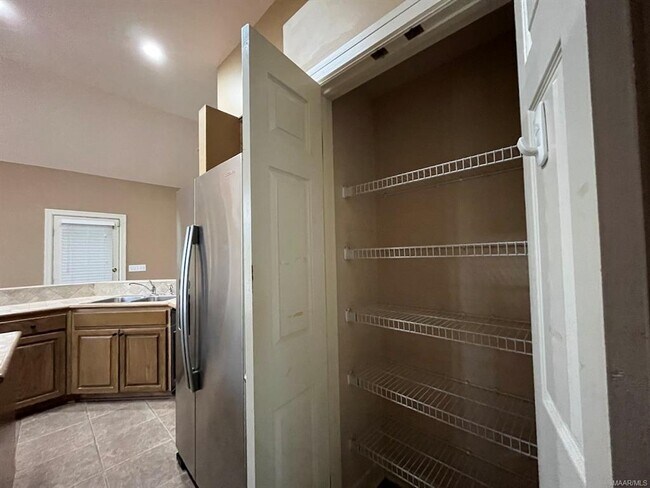 Building Photo - 8839 Sturbridge Dr