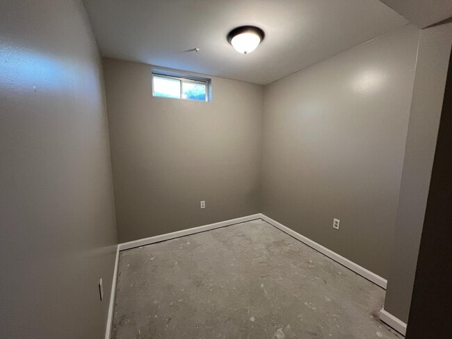 Building Photo - 10108 Oklahoma Ct