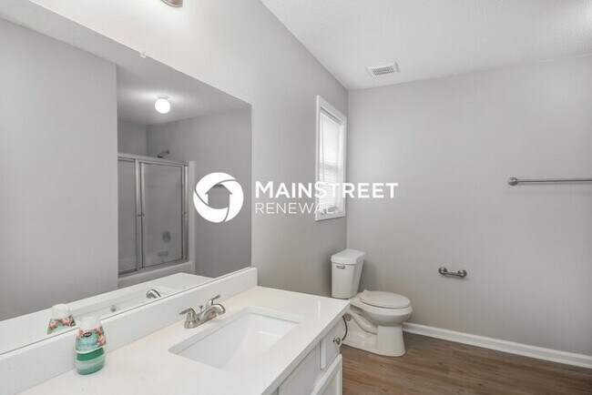 Building Photo - 3 Bedroom Pet-Friendly Home in Lithonia, GA with Main Street Renewal
