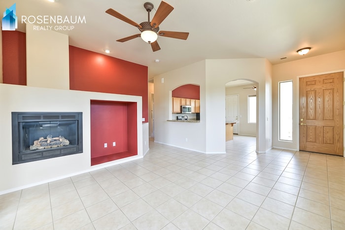 Building Photo - 6747 E Kilkenny Pl