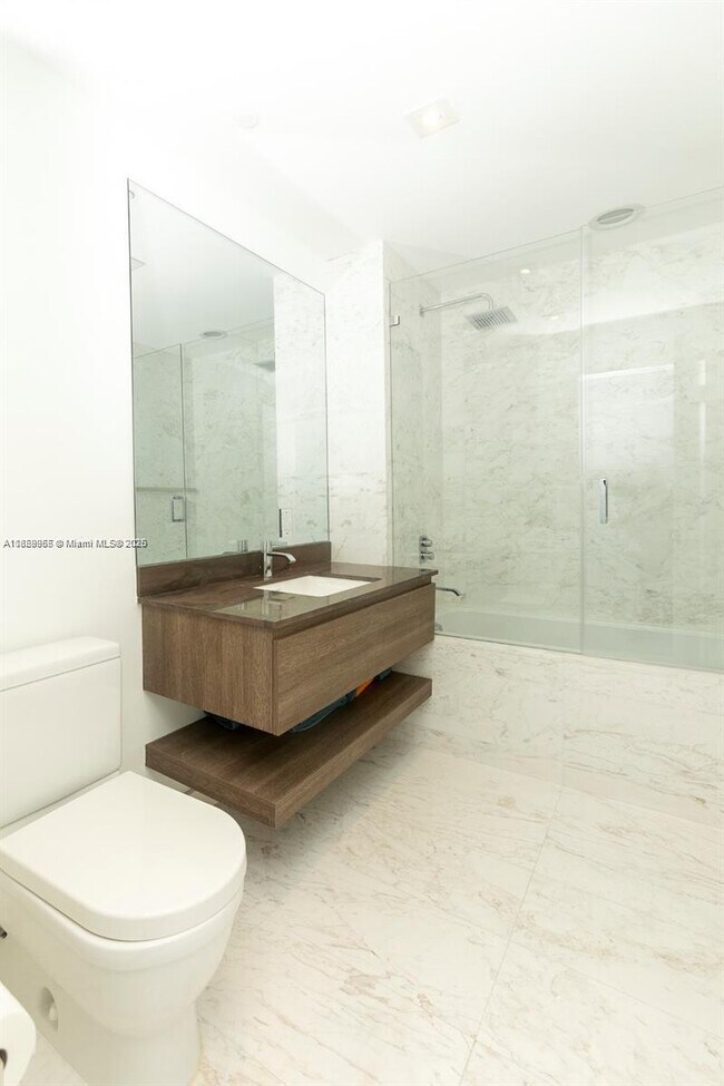 Building Photo - 350 Ocean Dr