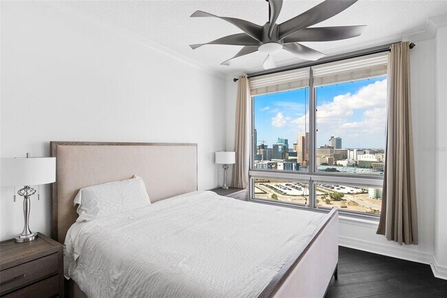 Building Photo - 1209 E Cumberland Ave