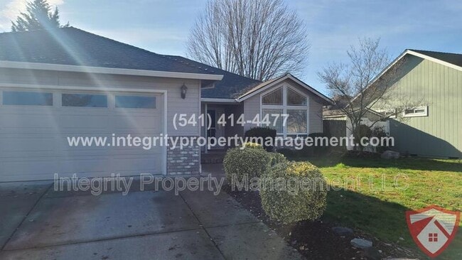 Building Photo - 941 Parkdale Ave