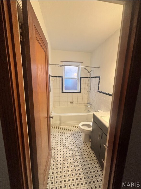 Building Photo - 3720 Chippewa St