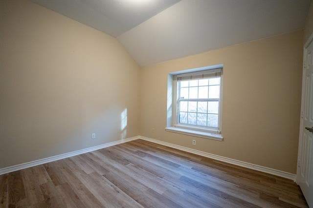 Building Photo - 2002 Gardenridge Dr