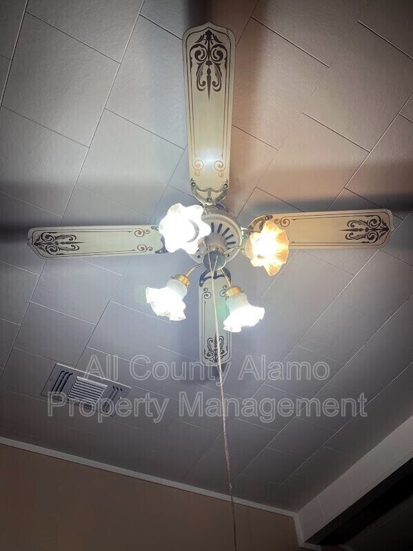 Building Photo - 301 Aero Ave