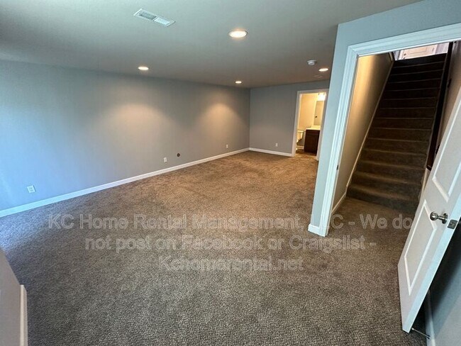 Building Photo - 10541 Kane Dr