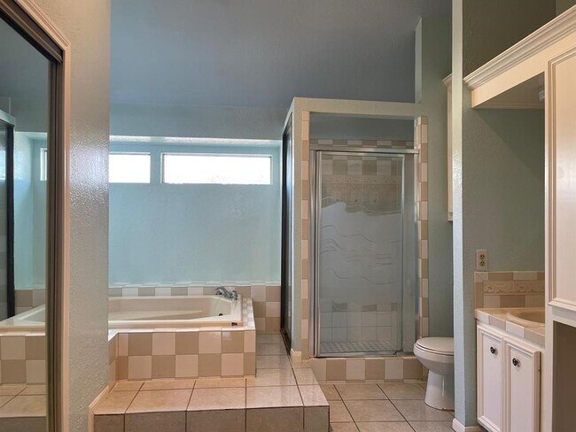 Building Photo - 15614 Barbarossa Dr