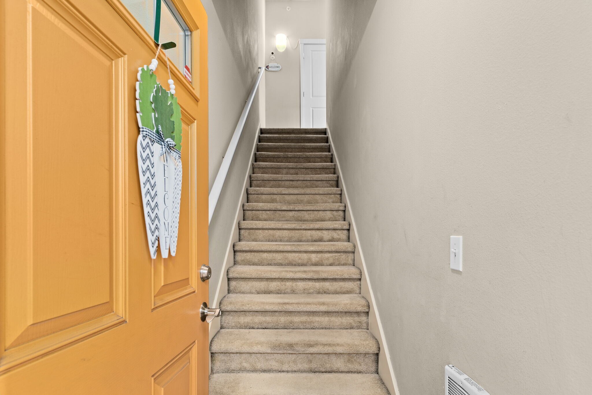 Building Photo - 1170 SW 170th Ave