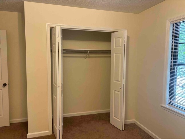Building Photo - Beautiful Single Family Home Located Near ...