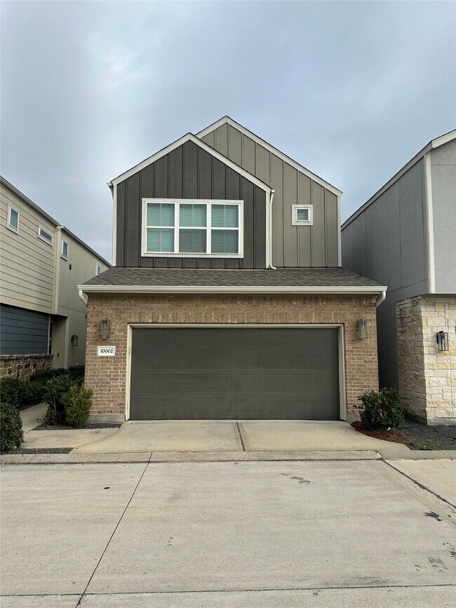 Primary Photo - 10002 Waving Grain Ln