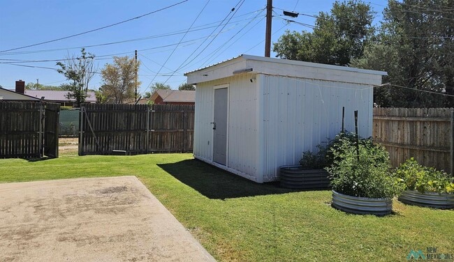 Building Photo - 217 W University Dr