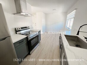 Building Photo - 1313 Huntington Dr