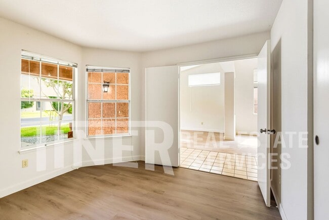 Building Photo - 8948 Warmsprings St
