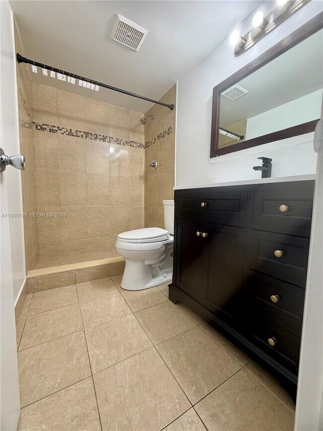 Building Photo - 16701 NE 14th Ave