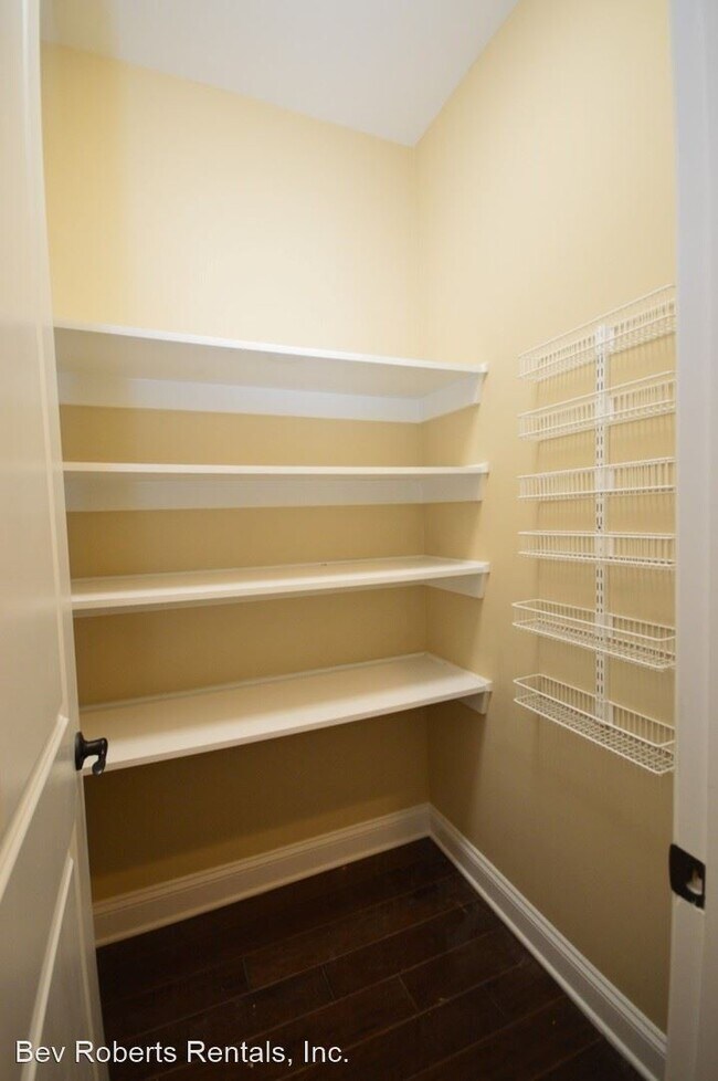 Building Photo - 4 br, 3 bath House - 465 Methven Grove Drive