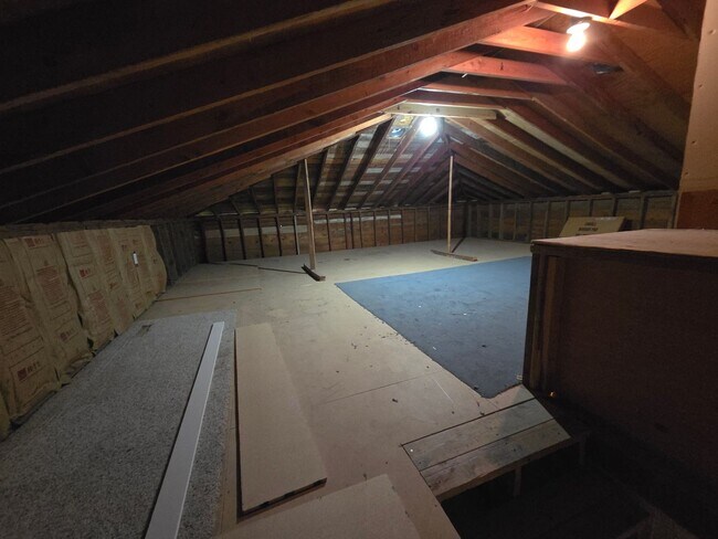 Building Photo - Orchards Home with a View