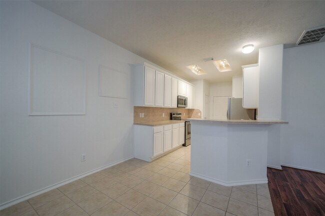Building Photo - 146 Silver Penny Dr