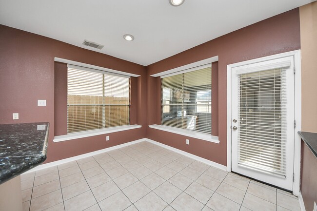 Building Photo - 1631 Mustang Crossing